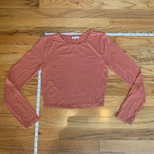 Cute, crop top, long sleeve in a dusty coral color. (Fall vibes)